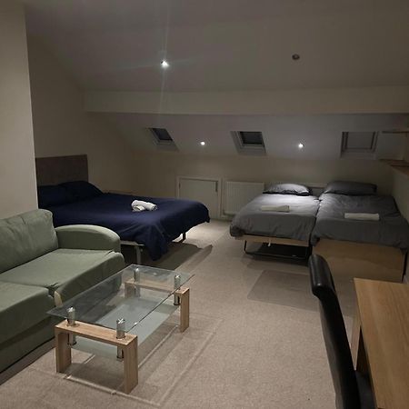 Seaford Guest House Xxx Stoke-on-Trent Eksteriør bilde