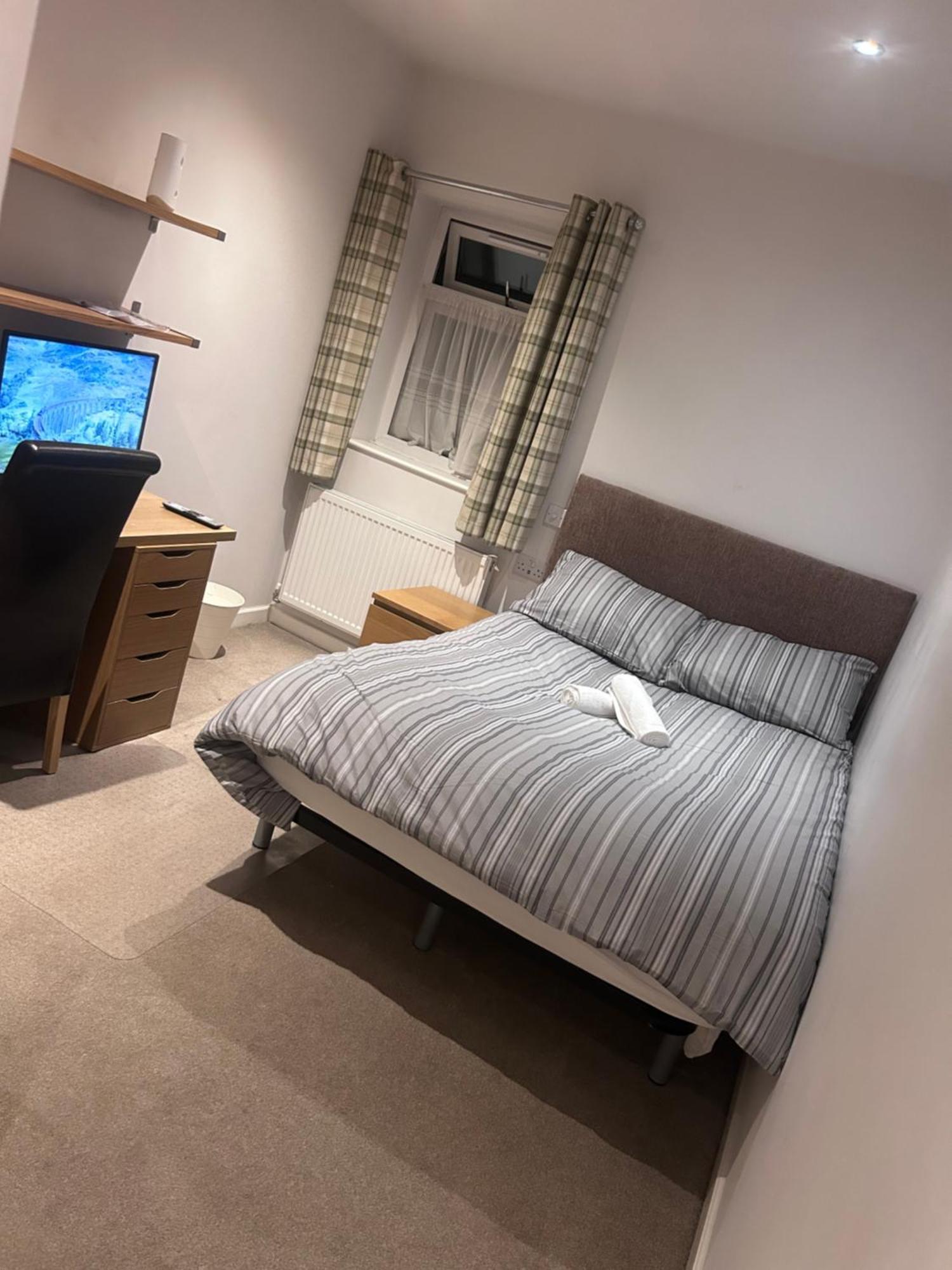 Seaford Guest House Xxx Stoke-on-Trent Eksteriør bilde